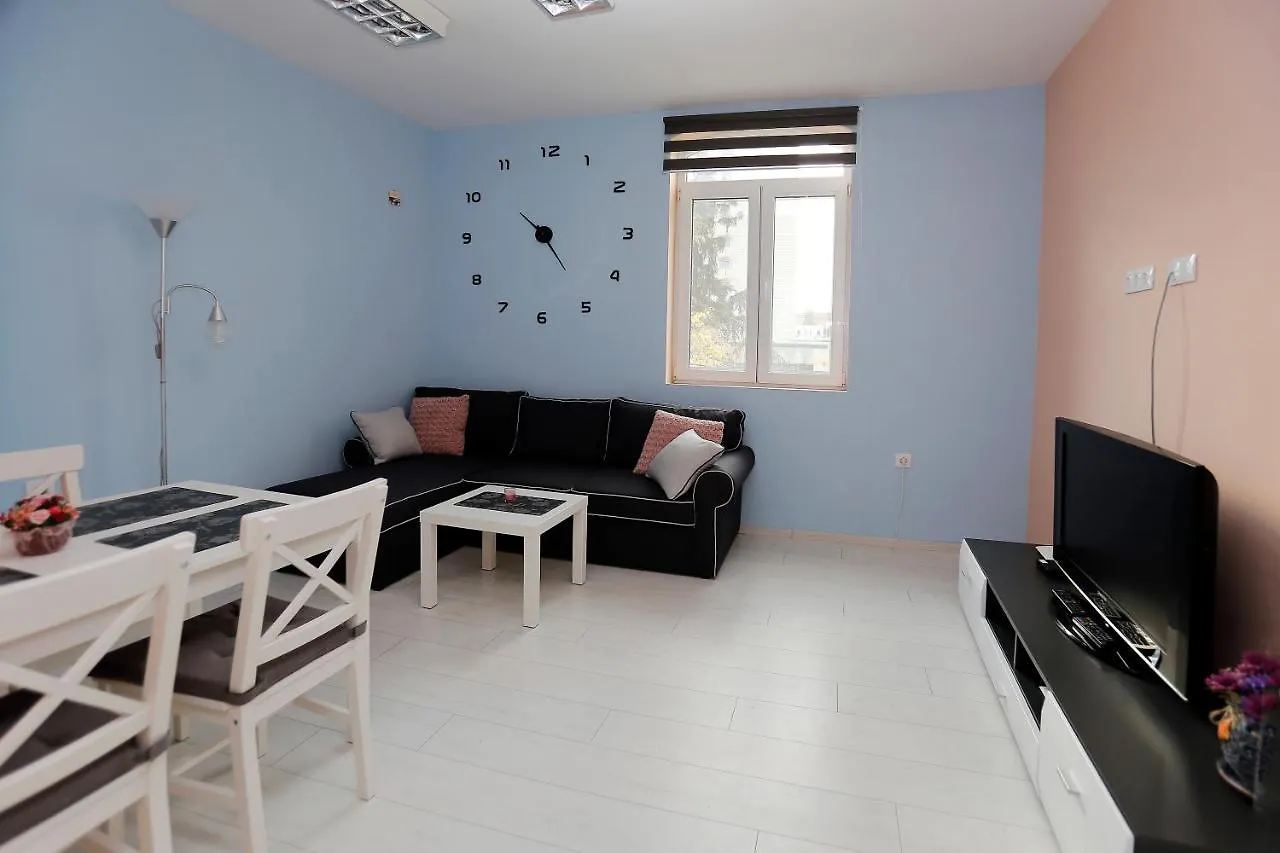 Lux Apartment  Central street Burgas 0*,  Bulgarie